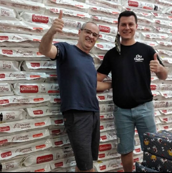 Equipe da Agro Du Cleiton em atendimento